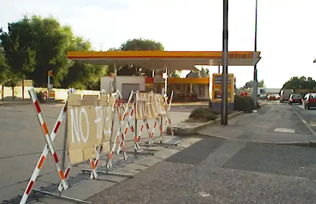 Fuel protests in 2000 saw panic buying across the UK. Picture: Hywel Williams/geograph.org.uk