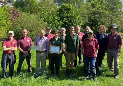 Friends of Yeovil Country Park volunteers with Countryside Rangers and the RHS Pride in Parks Award. Picture: Somerset Council