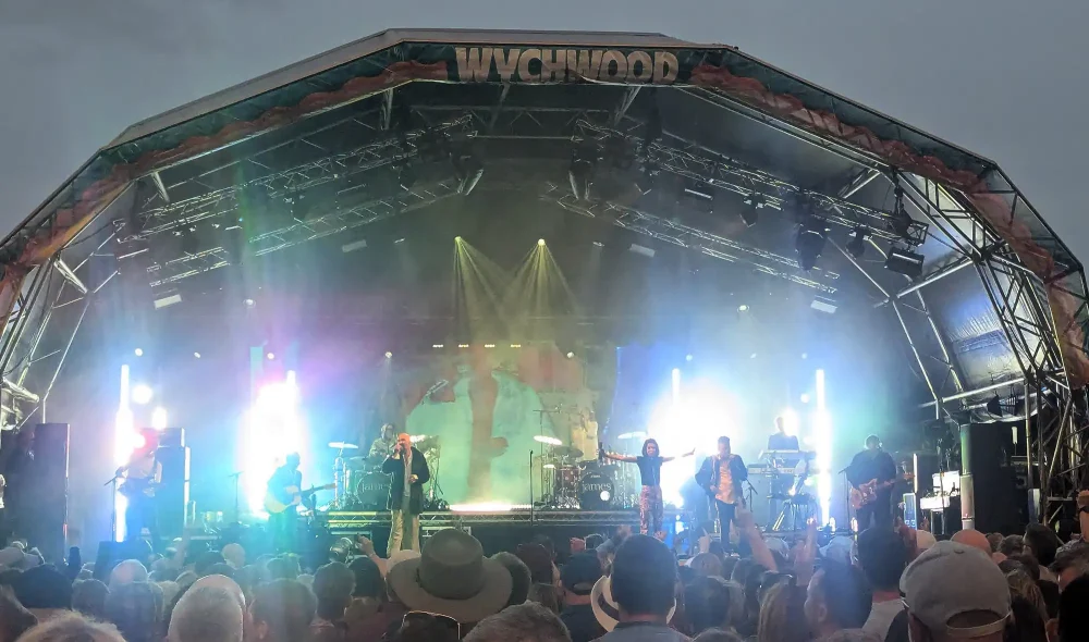 Indie legends James topped the bill on Saturday night at Wychwood 2025. Picture: Paul Jones/Somerset Leveller