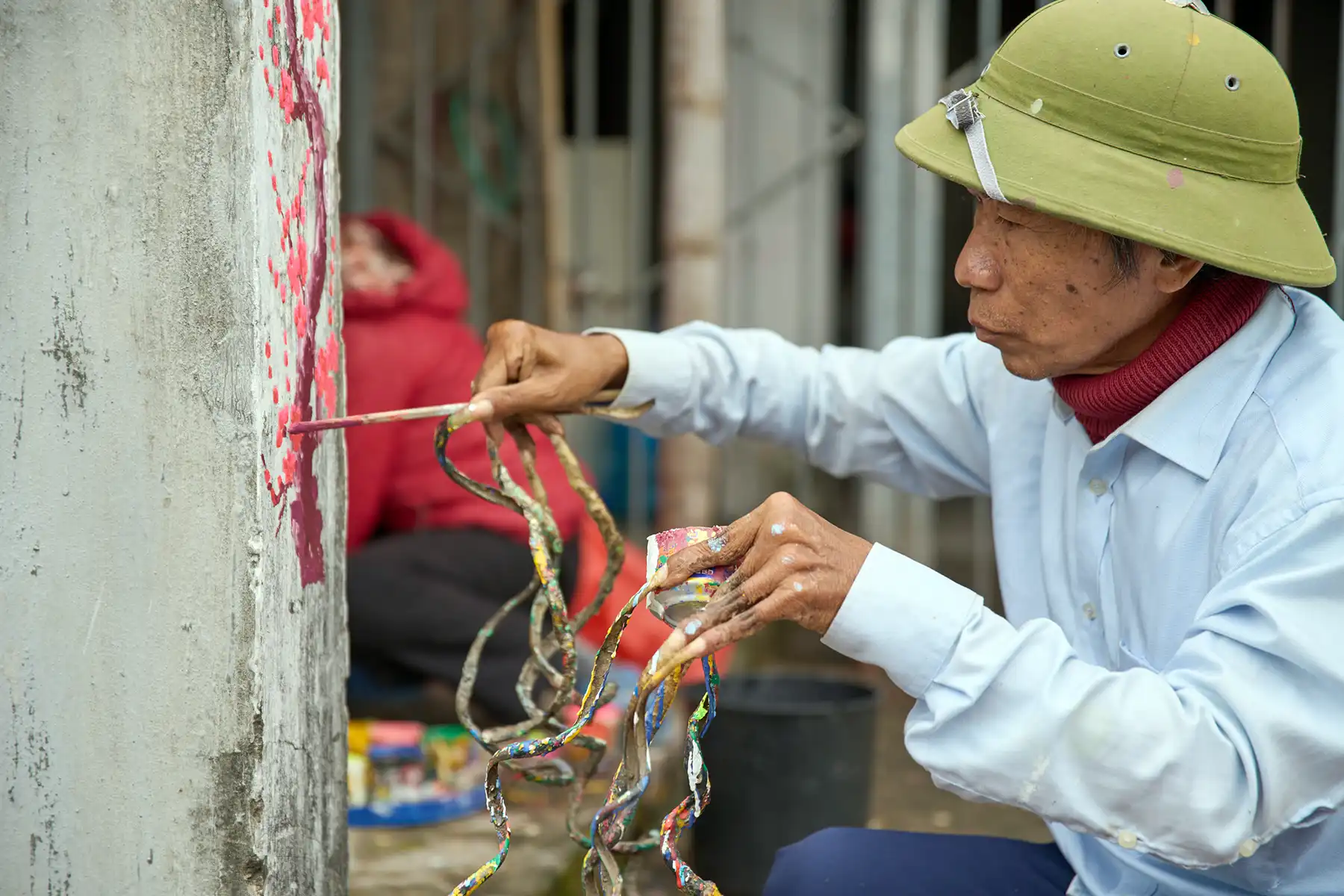 Lưu Công Huyền, of Vietnam, whose fingernails measure 19ft 6in in total. Picture: Guinness World Records