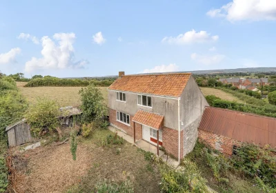 This renovation project in Old Wells Road, Glastonbury, sold at the GTH sale