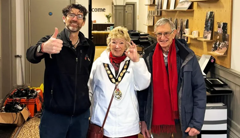 Simon Barfoot with Frome mayor Anita Collier and Donate IT trustee, Chris Simpson