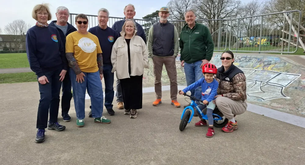 Frome Skatepark Project and Frome Rotary join forces. From left: Jo Allum and Alan Glover (Rotary), Ruth Knagg (FSP) Richard Lines (Rotary), Sue Bucklow (FSP) Cllr Steve Tanner and Cllr Nick Dove, Rob Holden (FTC) and skatepark users Sophie and Fabian